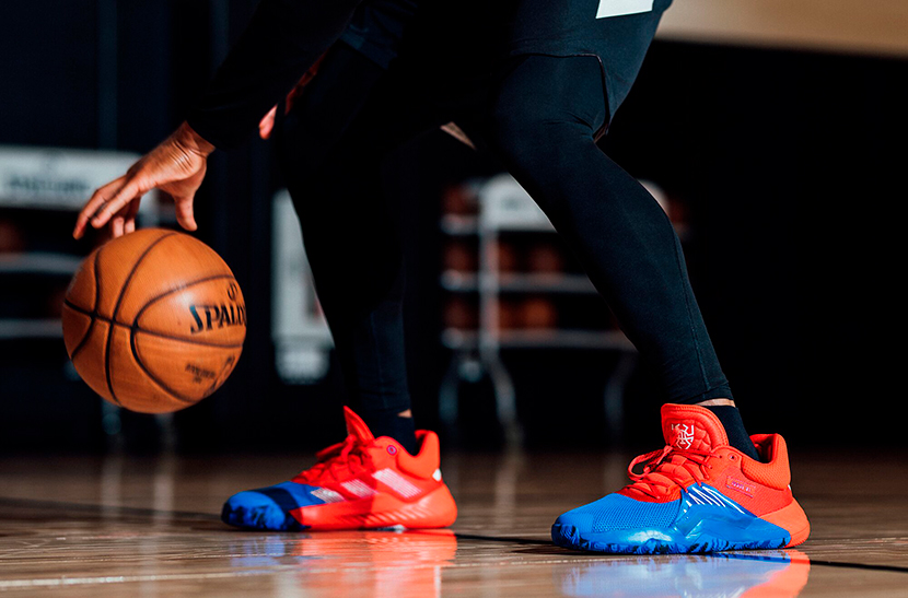 Adidas и Marvel выпускают баскетбольные кроссовки Человека-Паука